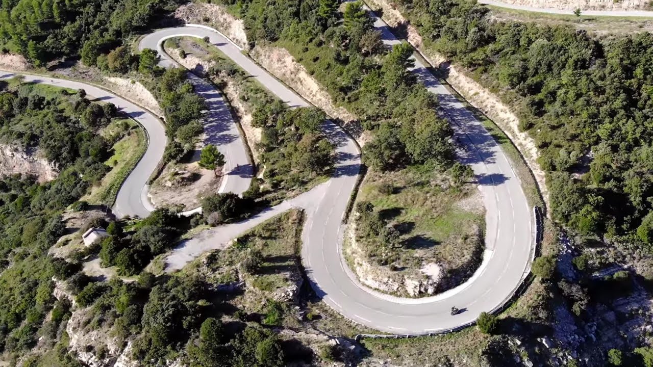 SUIVEZ LE GUIDE #3 COL ESPIGOULIER-LA SAINTE BAUME MOTO PAYSAGE DRONE SOUTH OF FRANCE