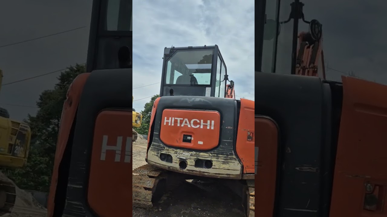 Ekskavator Hitachi warna oranye kombinasi hitam