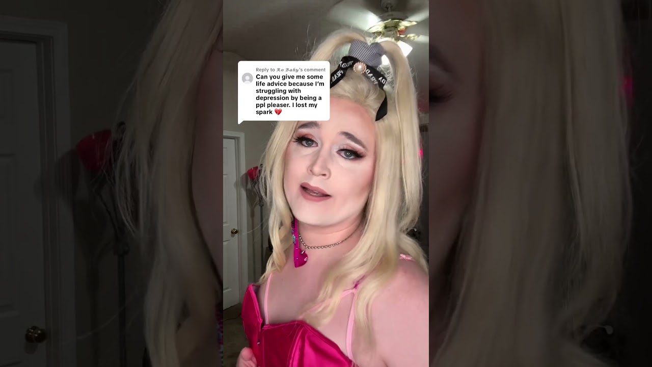 В ответ на @𝓡𝓸 𝓑𝓪𝓫𝔂: О, депрессия сказала что??? Держи мою сумочку, девочка….💅💕