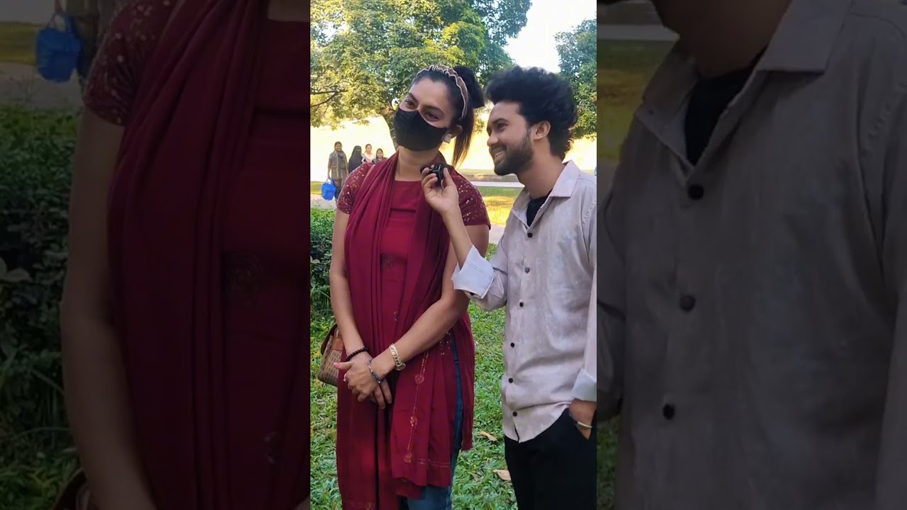 মেয়ে পটানোর চেষ্টা। 