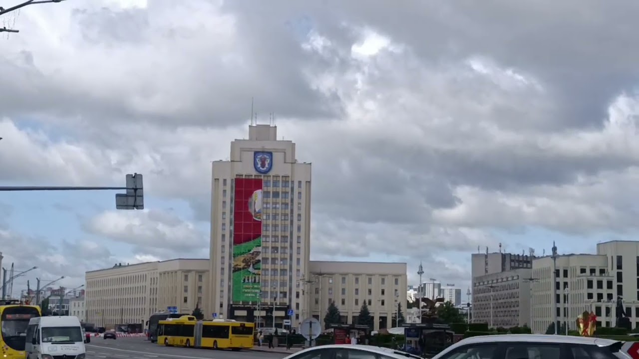 Минск, центр: Ворота, здание КГБ и многое другое