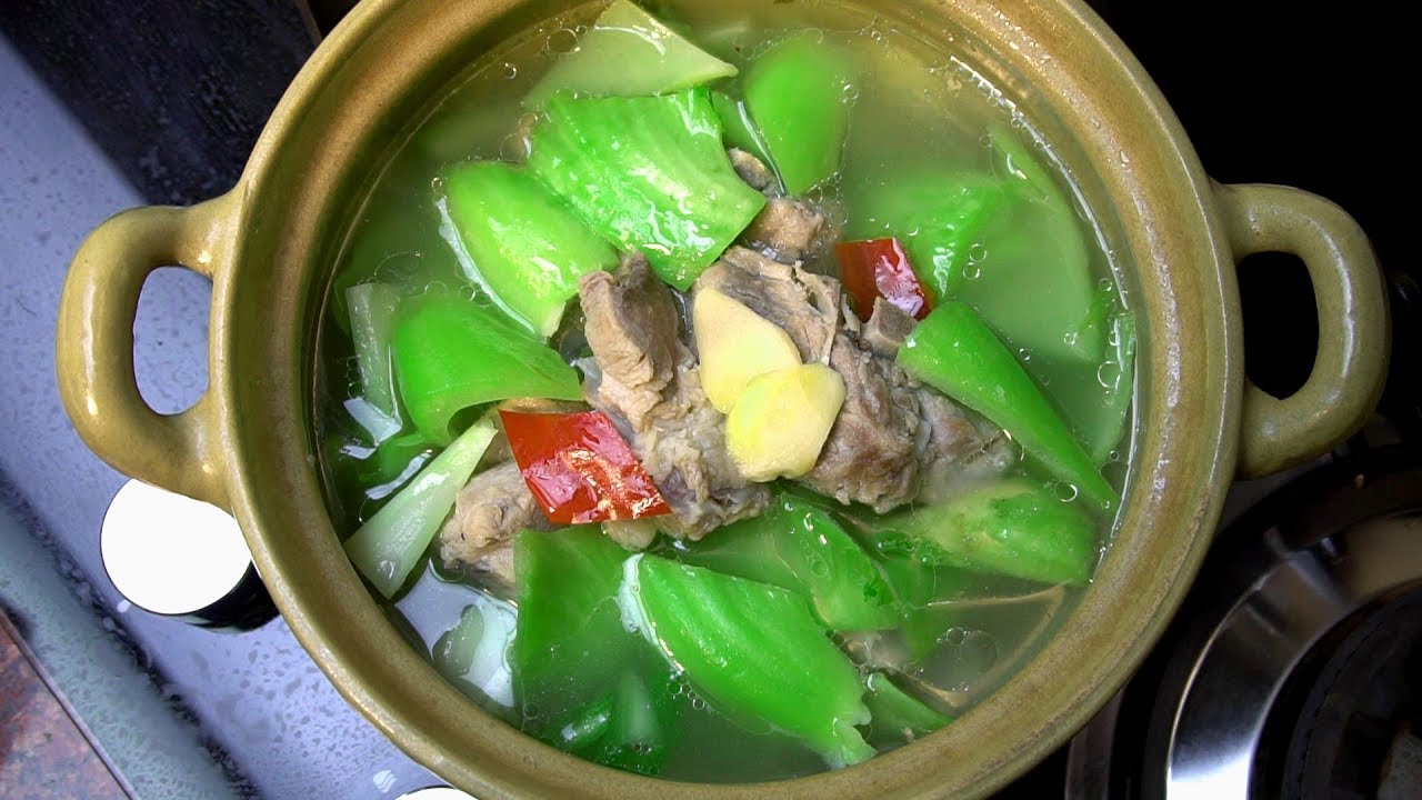 广式芥菜咸猪骨煲！超详细的做法，汤鲜菜甜，很多大厨都这么做