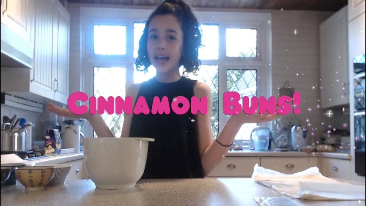 💖  BAKING CINNAMON BUNS | With Poppy! 🍩