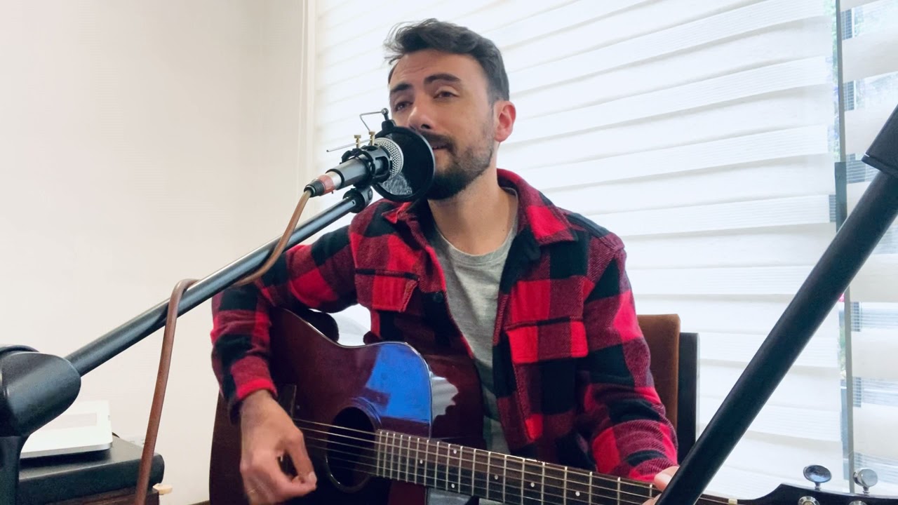 The Night We Met - Lord Huron (cover by @SantiagoLasernaMusic )