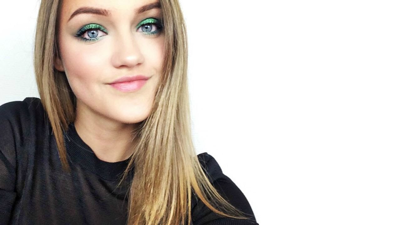 Green Smokey Eyes