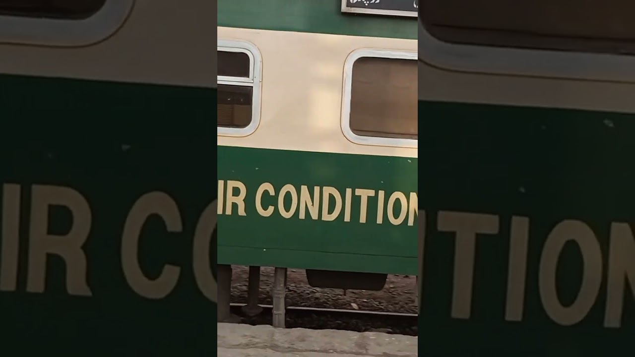 Tezgam Express Placed on Platform no 1 please subscriber my channel #tezgamexpress#trainupdate#train