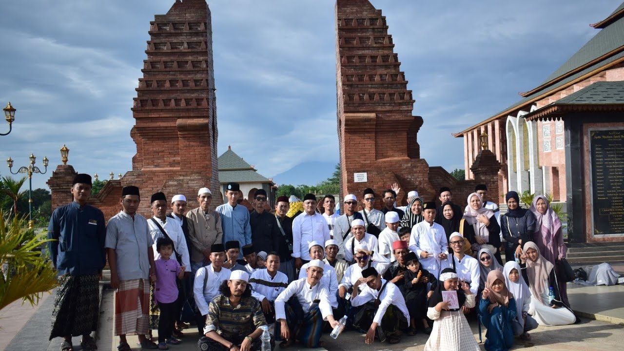 Dokumentasi Ziarah Cirebon part II ( MAJELIS USTADZ ABDUL GHOFUR ) 