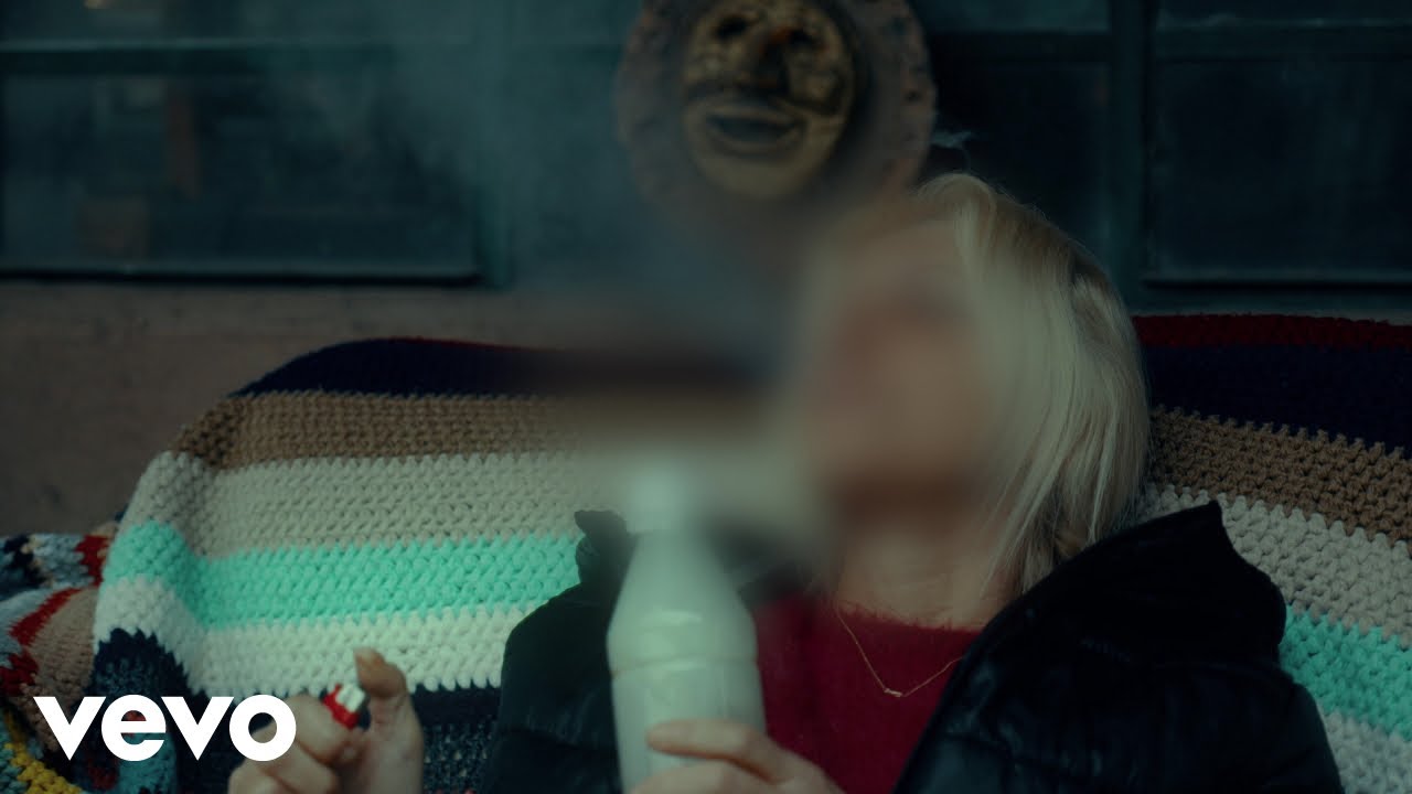 Massimo Pericolo, Crookers - Povero Stronzo (Visual Video)
