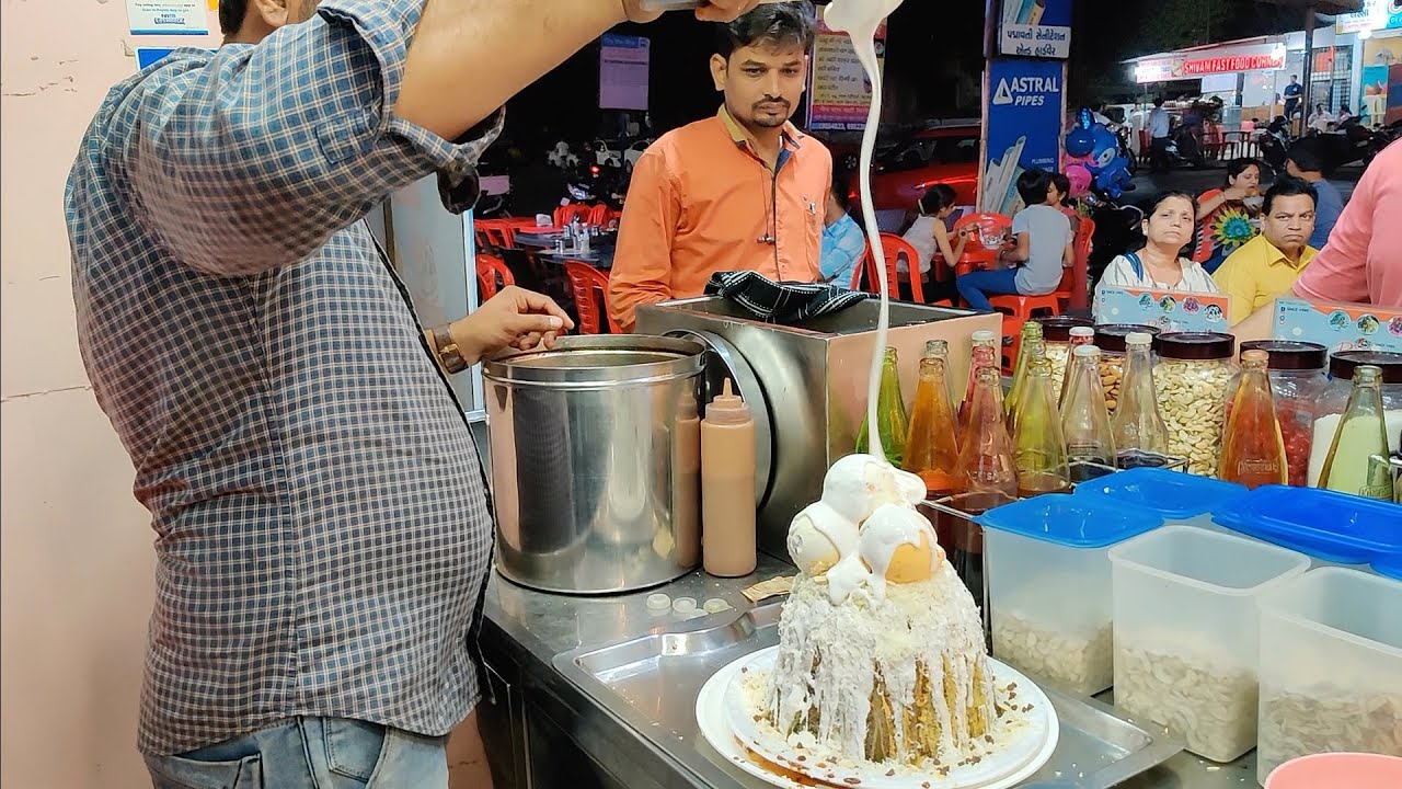 India's Heavyweight Gola | 5 KG Family Gola | Indian Street Food