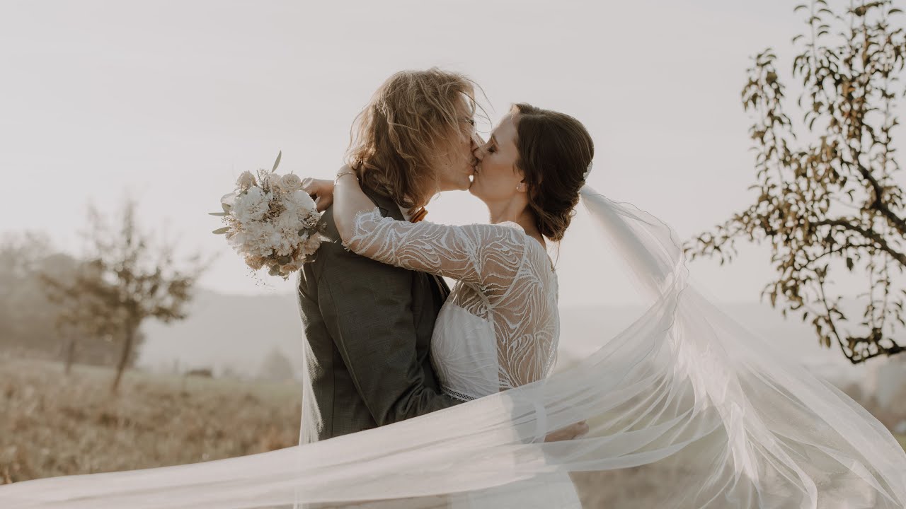 ländliche Hochzeit auf dem Hofgut Hopfenburg - Ein Hochzeitsvideo voller Liebe