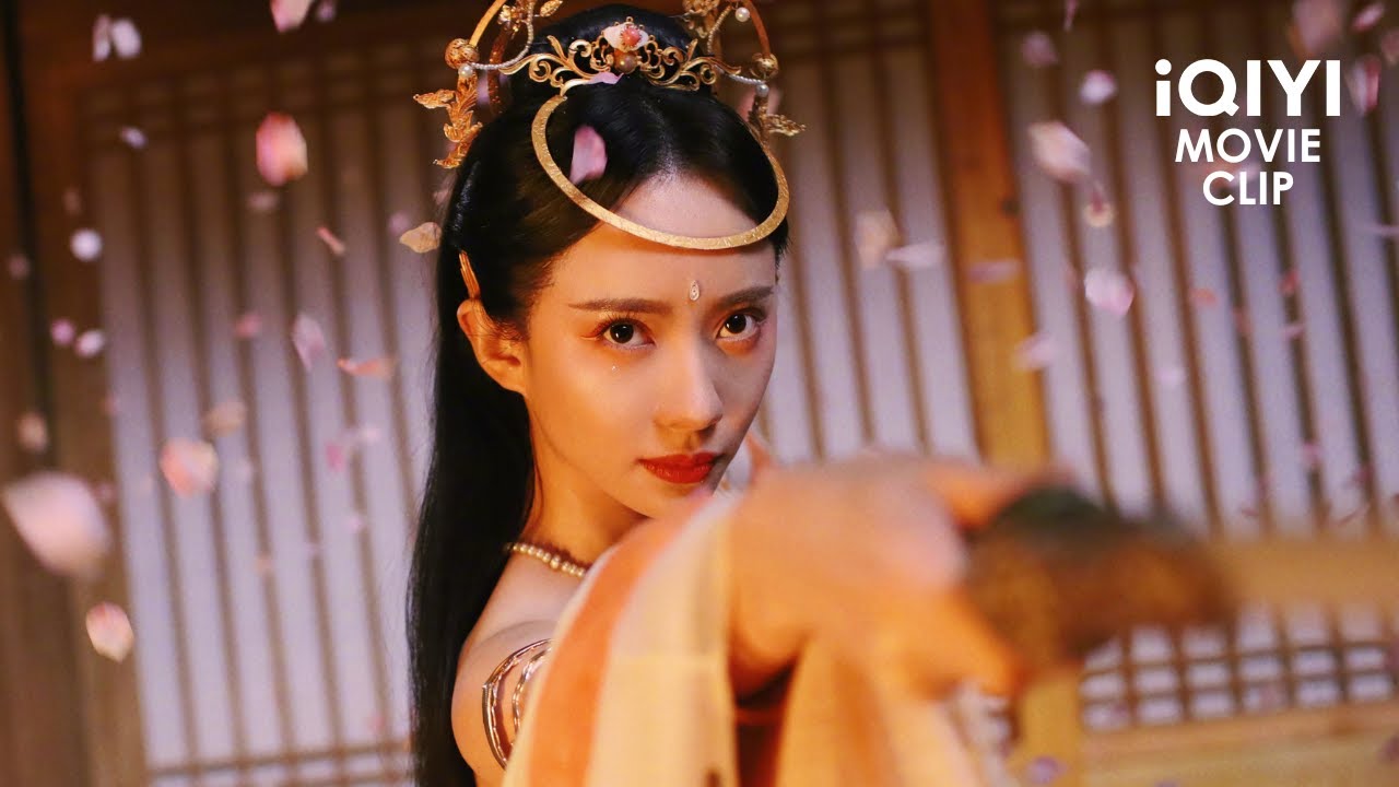 Mystical love unfolds within painted walls! | Tale of the Mural - Clip | iQIYI Movie English