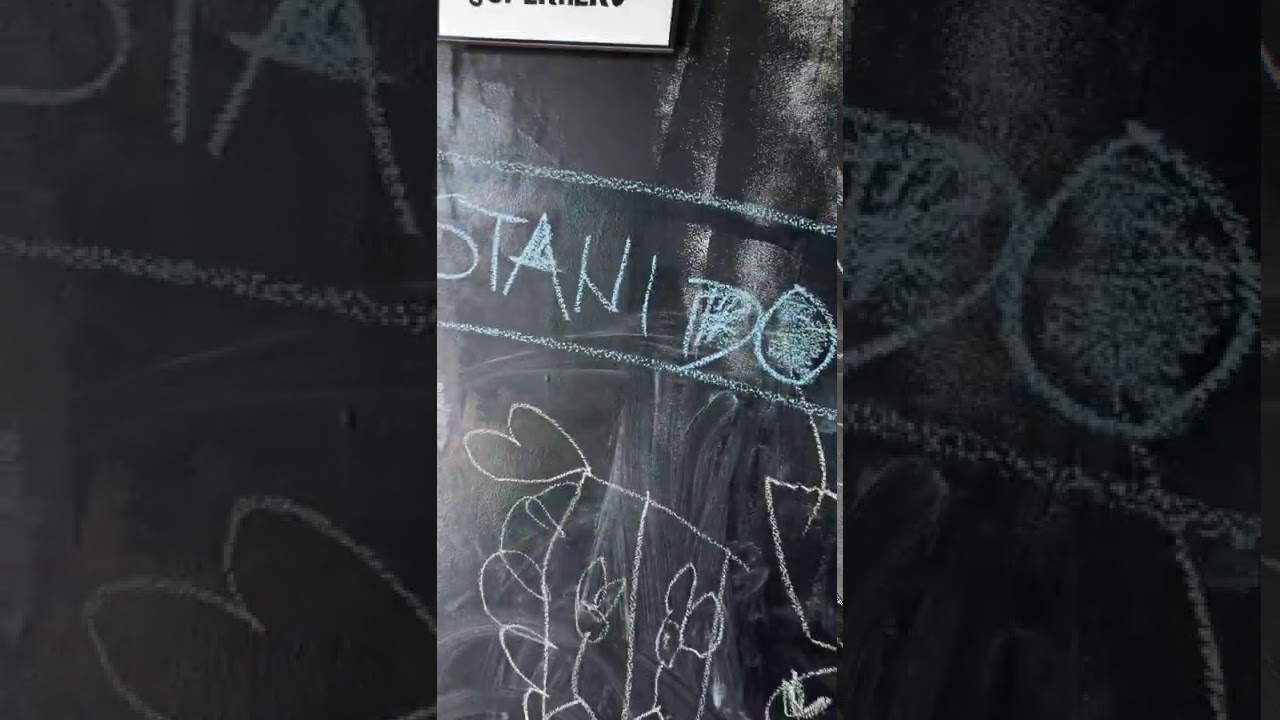 Glumica Branka Otasevic sa djecom u izolaciji