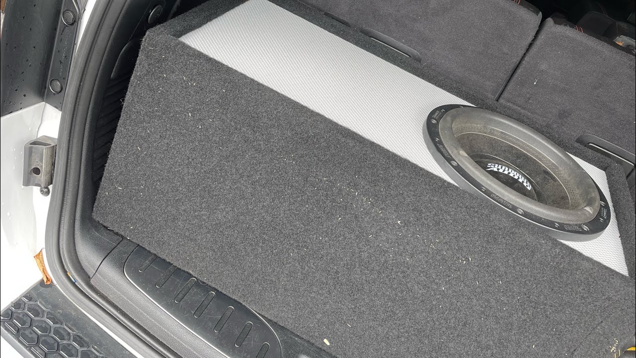 UPGRADING MY SOUND SYSTEM IN MY DURANGO RT❗️( How to add a capacitor )