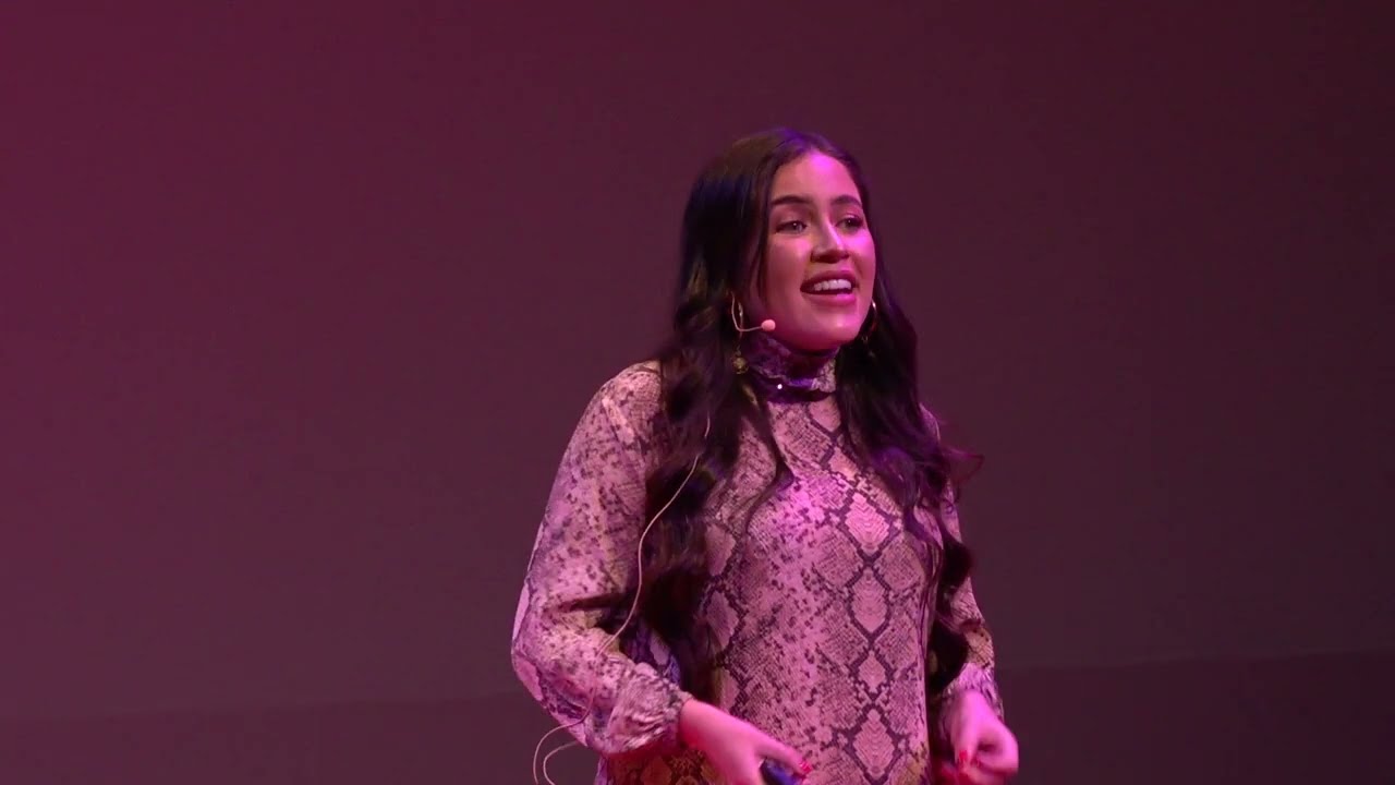 El lado tóxico de las redes sociales | Camila Zuluaga | TEDxUSFQ
