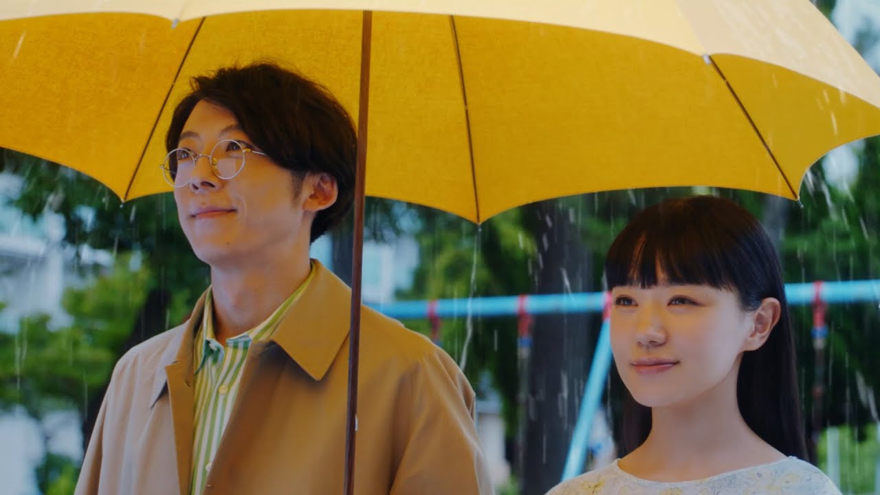 奈緒、自分の周りにだけ雨が降る高橋一生との不思議な待ち合わせ　「ディアボーテ HIMAWARI 」 新CM「てるてるぼうず」篇