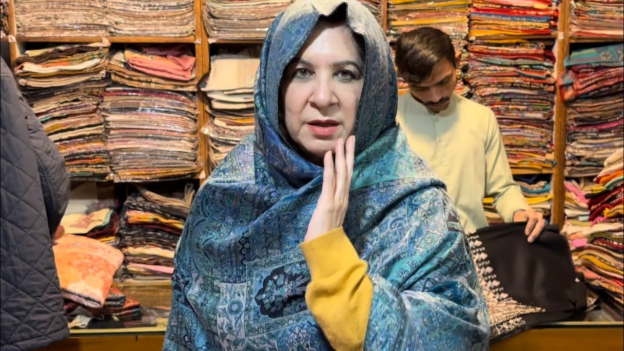CHECK OUT ALL VARIETIES OF SHAWLS 🛍️WITH PRICES IN ISLAMABAD 🇵🇰@Mama Galore
