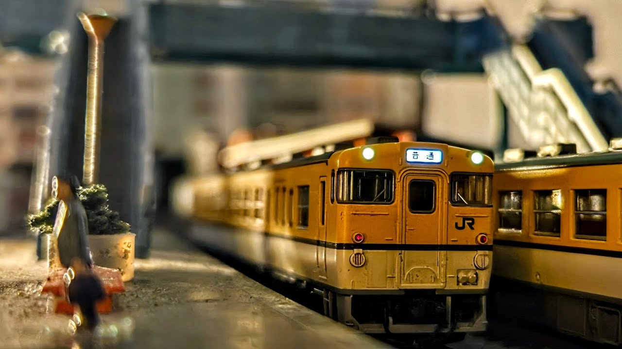 Japanese DMUs 98069 J.R. DTT KIHA 47 0 series and more in a city sunset. N scale compositions etc...