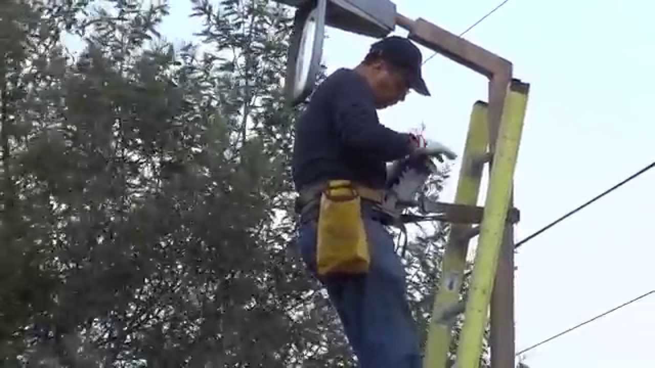Cambio de iluminaci&oacute;n de ampolleta Sodio 250W a A/E Twist 65W