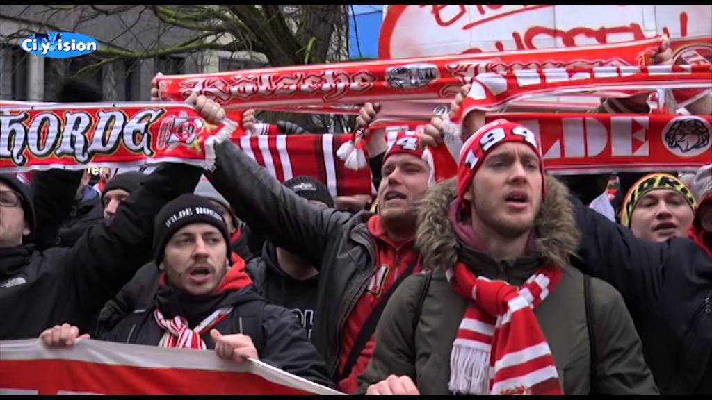 Kölner Fans demonstrieren in Rheydt