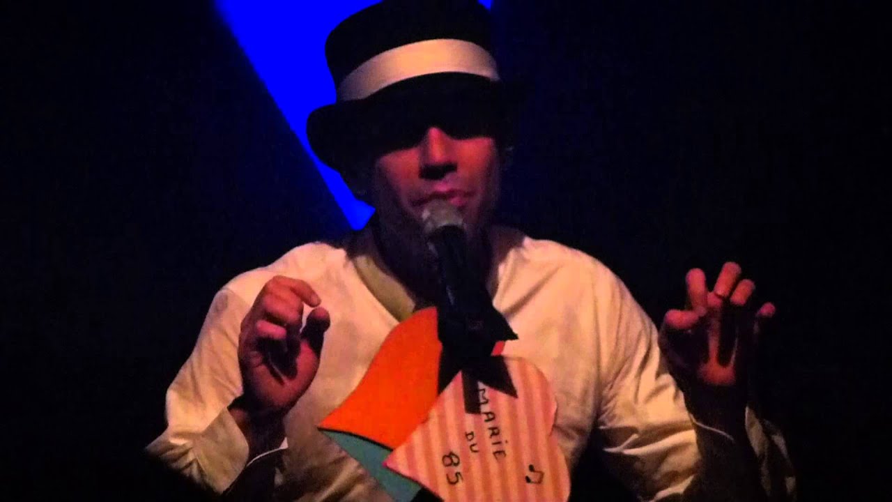 (HD) Mika - Toy Boy (+ comments of Mika) Live @ den Atelier