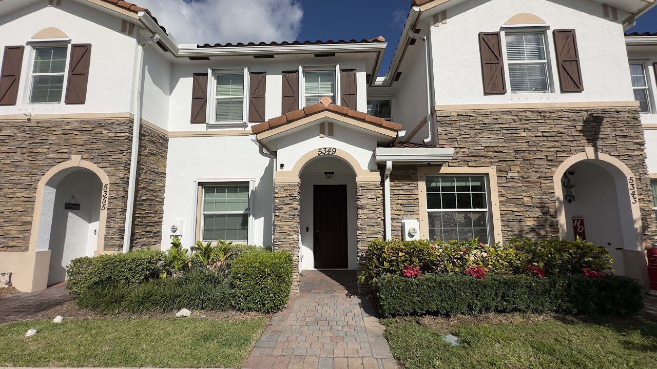 West Palm Beach Townhomes for Rent 2BR/2.5BA by West Palm Beach Property Management