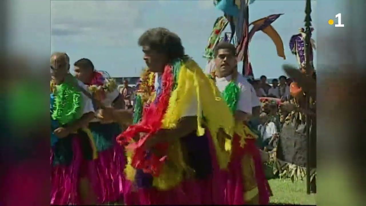 TALANOA: Danse village Mata'Utu (150 ans Internat Lano 1995)