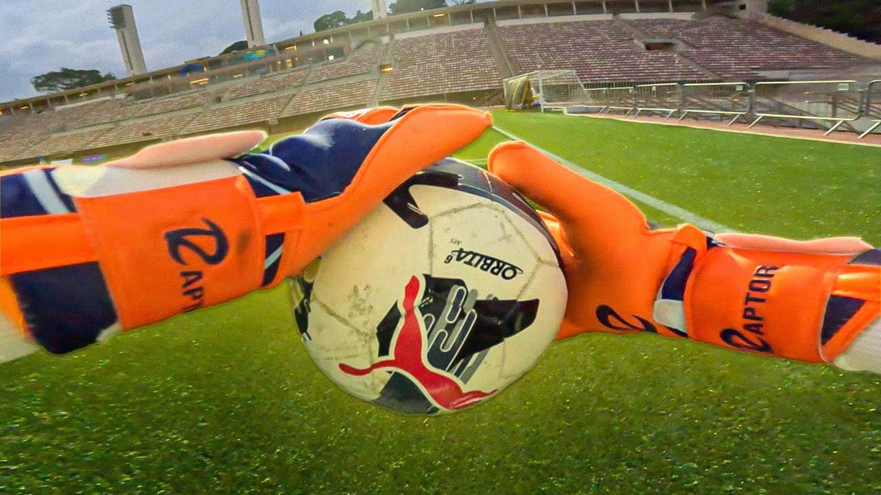 USEI UMA CÂMERA NO PEITO NUM JOGO NO PACAEMBU E GRAVEI A VISÃO DO GOLEIRO!