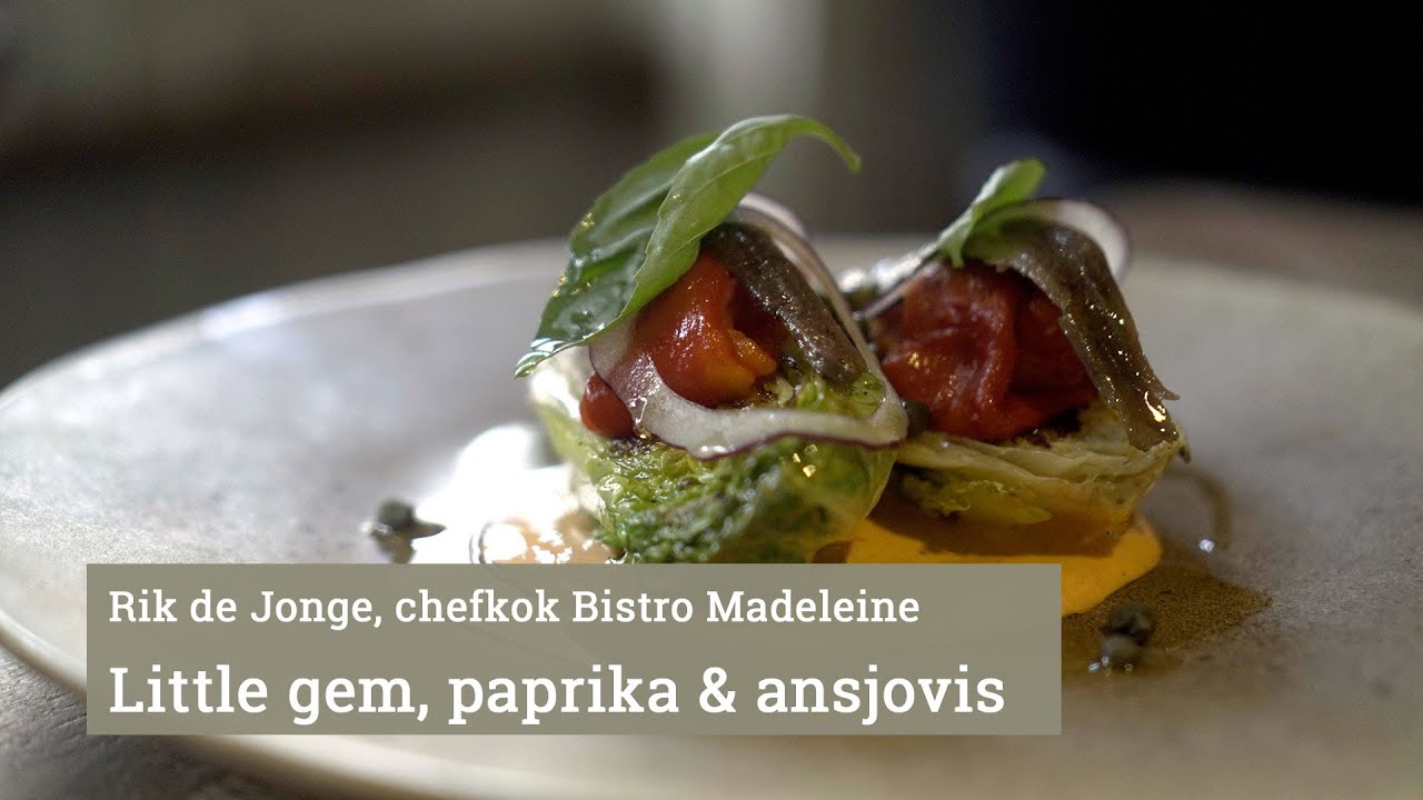 Heerlijke salade van little gem, paprika & ansjovis