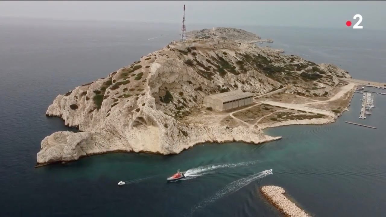 France 2. Bouches du Rhône  le quotidien des marins pompiers de Marseille, sauveteurs de la mer.
