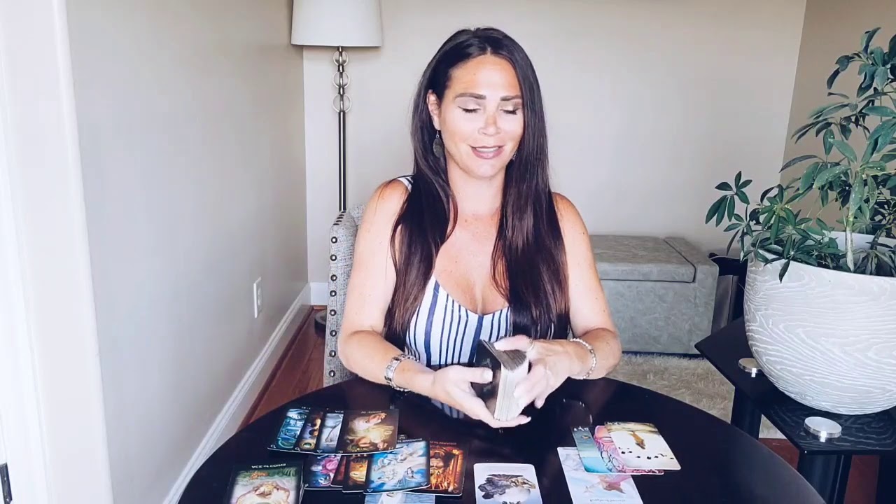 AQUARIUS YOU'VE HAD ENOUGH AND THEY CAN'T GET ENOUGH. ❤ YOU VS THEM SEPTEMBER TAROT READING.