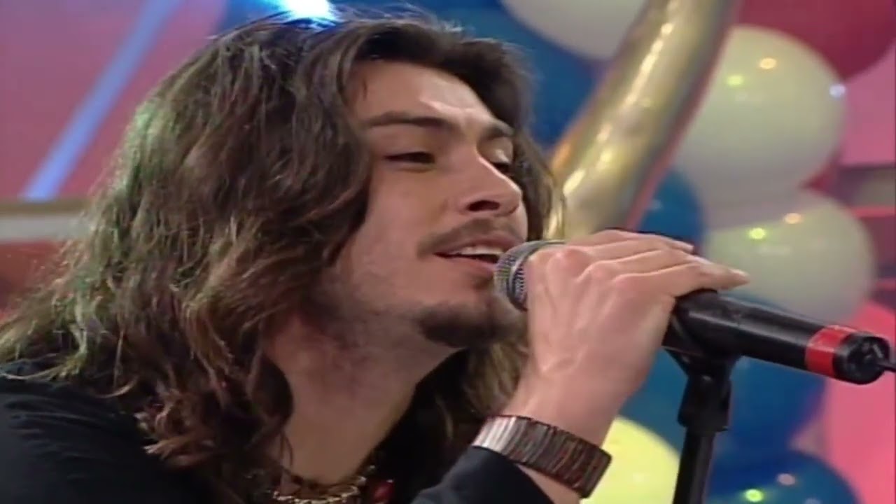 Barış Akarsu - Gülpembe (Canlı Performans)
