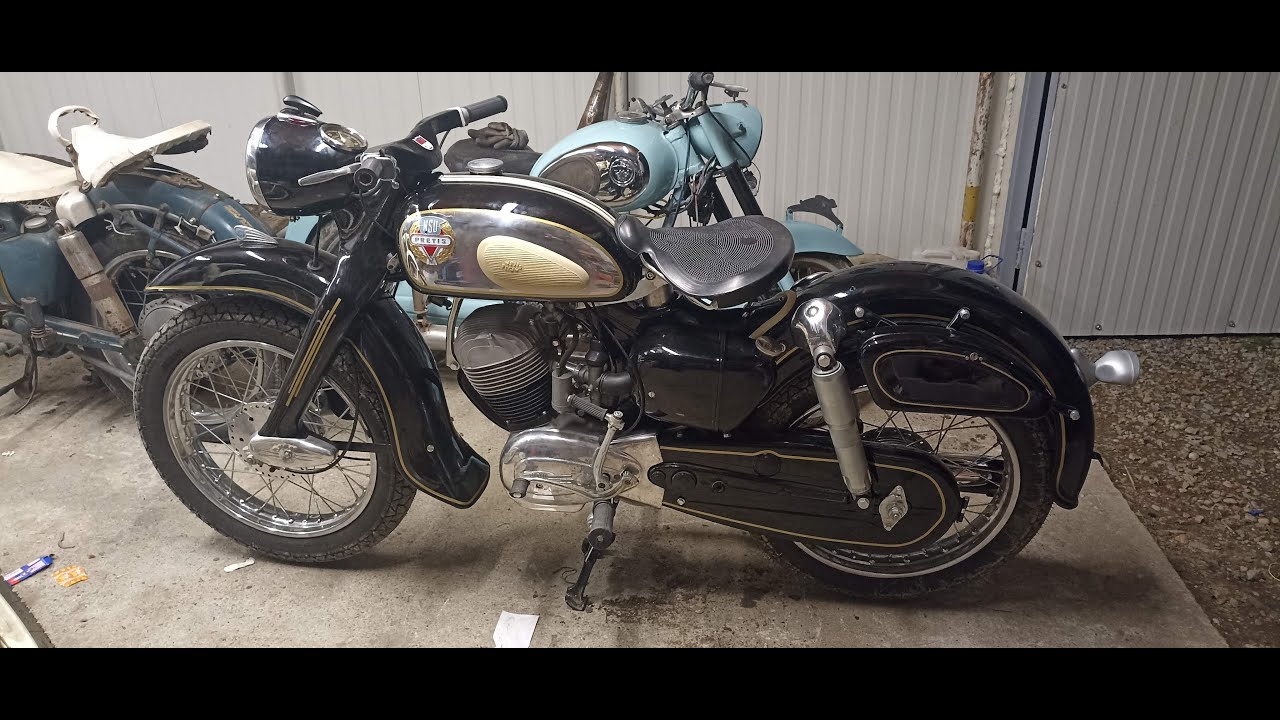 Restoration of vintage motorcycle NSU Pretis 175 (1962 y.)