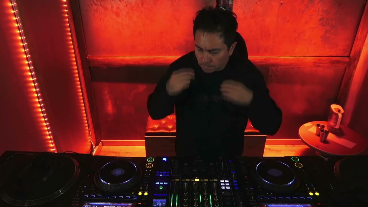 ANAKONDA Showcase x SHEA Press: Miguel Silva