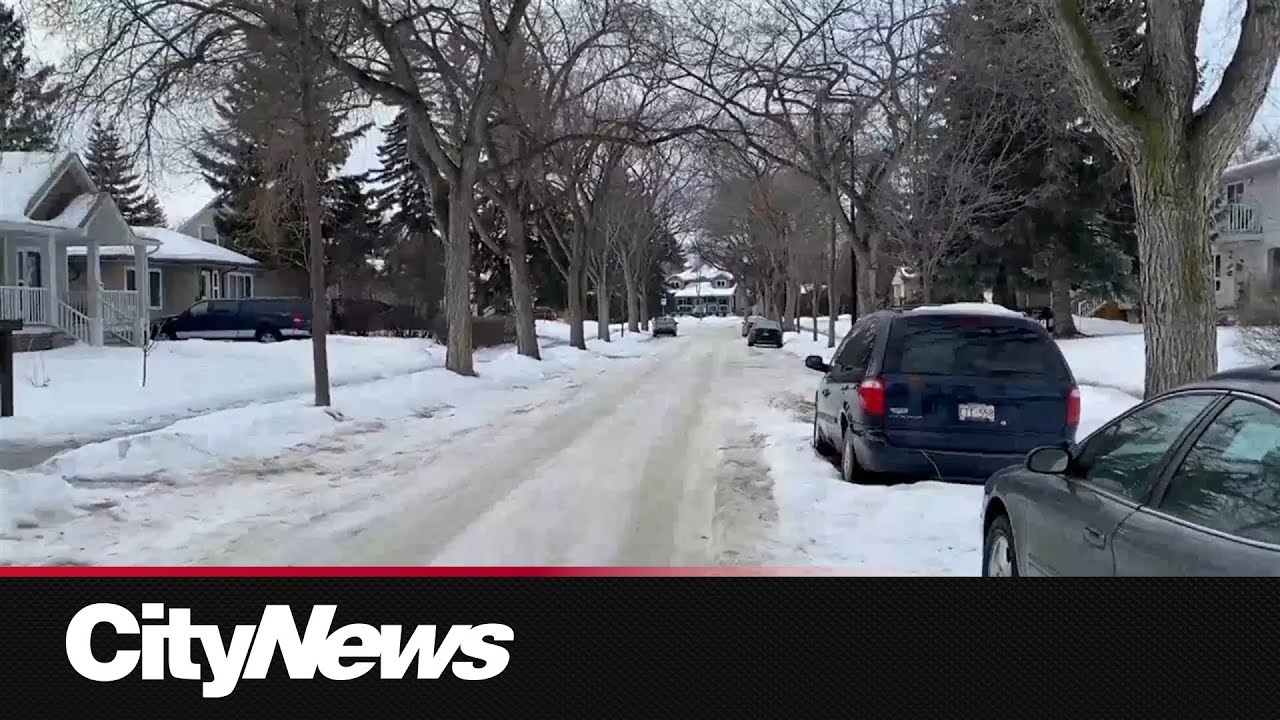 Edmonton city council keeps ticket price for disobeying parking ban at $250