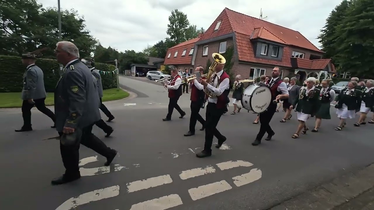 Der Schützenverein Mulsum startete am 25.07.2025 sein Schützenfest mit dem Festumzug und 🎺🥁 Musik 🎺🥁