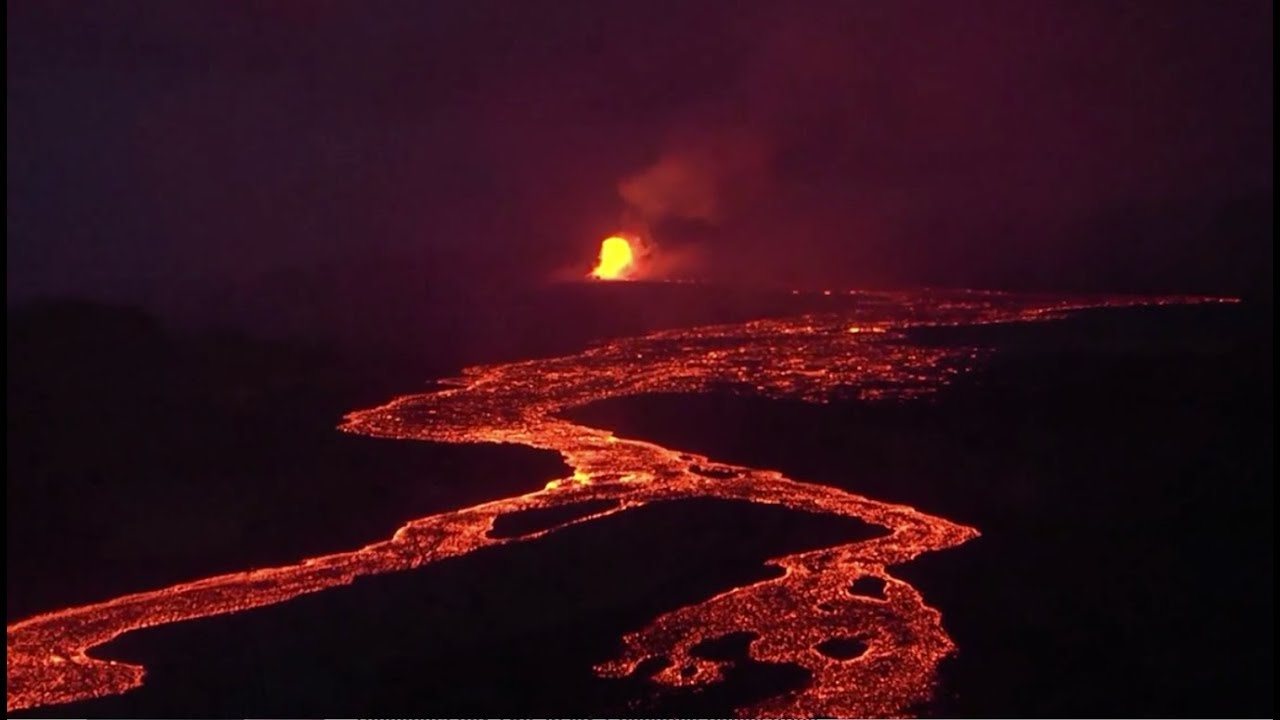 Hawaii Kilauea volcano eruption: A sea of LAVA, night aerial view (6/03/2018)