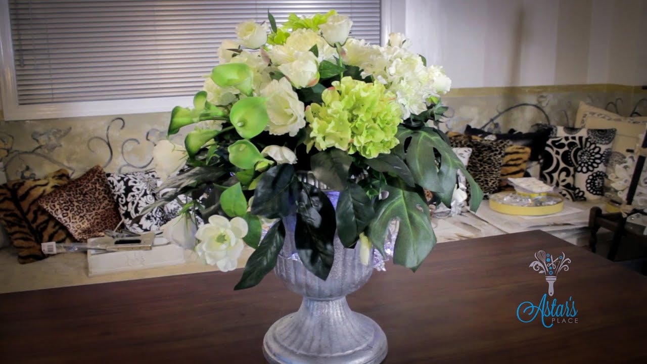 Floristry Tutorial: Christmas Floral Urn Designs