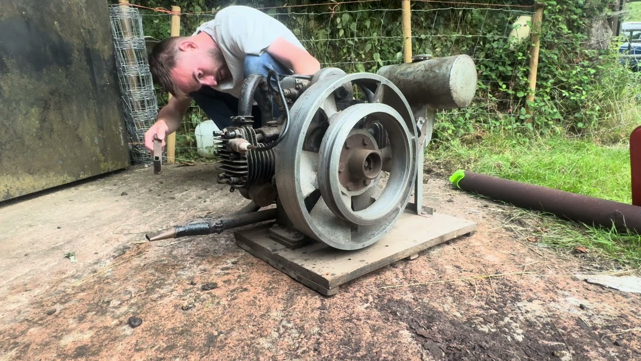 Norman T300 mk1 flat twin engine start up & run 