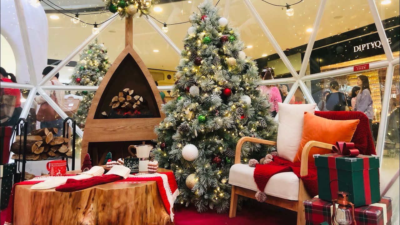 SNOW PARK AT IFC MALL |CENTRAL HONG KONG |