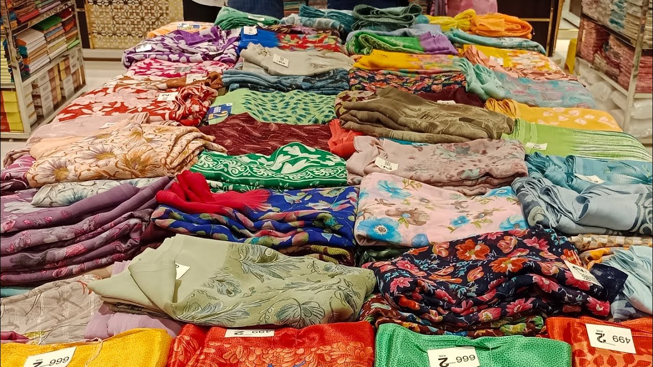 Новинки сари в торговом центре South India Shopping Mall #шоппинг #саринаповседневнуюжизнь #сваде...