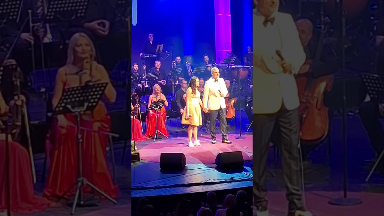 Dora, fiica lui Aurelian Temișan și a Monicăi Davidescu, în concert cu tatăl ei
