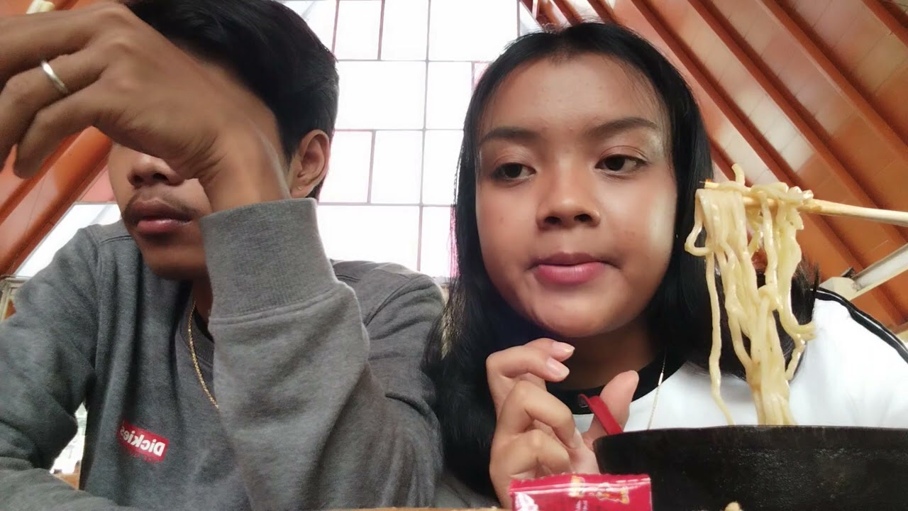 DATE HARI INI 4 JANUARI 2026. Makan di kober edisi selesai nonton bioskop with luv♥️