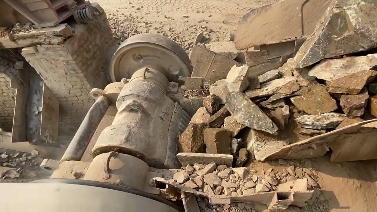 Big Rock Jaw Crusher Machine in Action | Amazing Stone Quarry Crushing