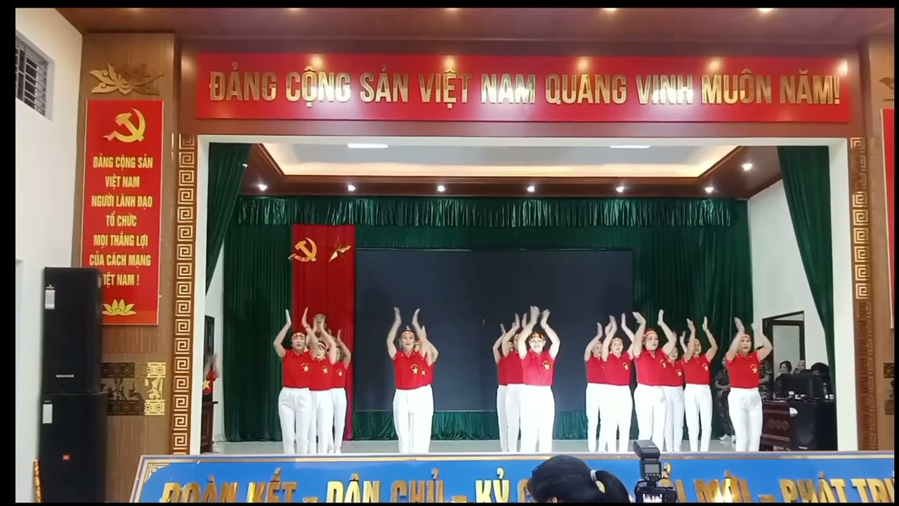 DÂN VŨ Đất Nước Chọn Niềm Vui 