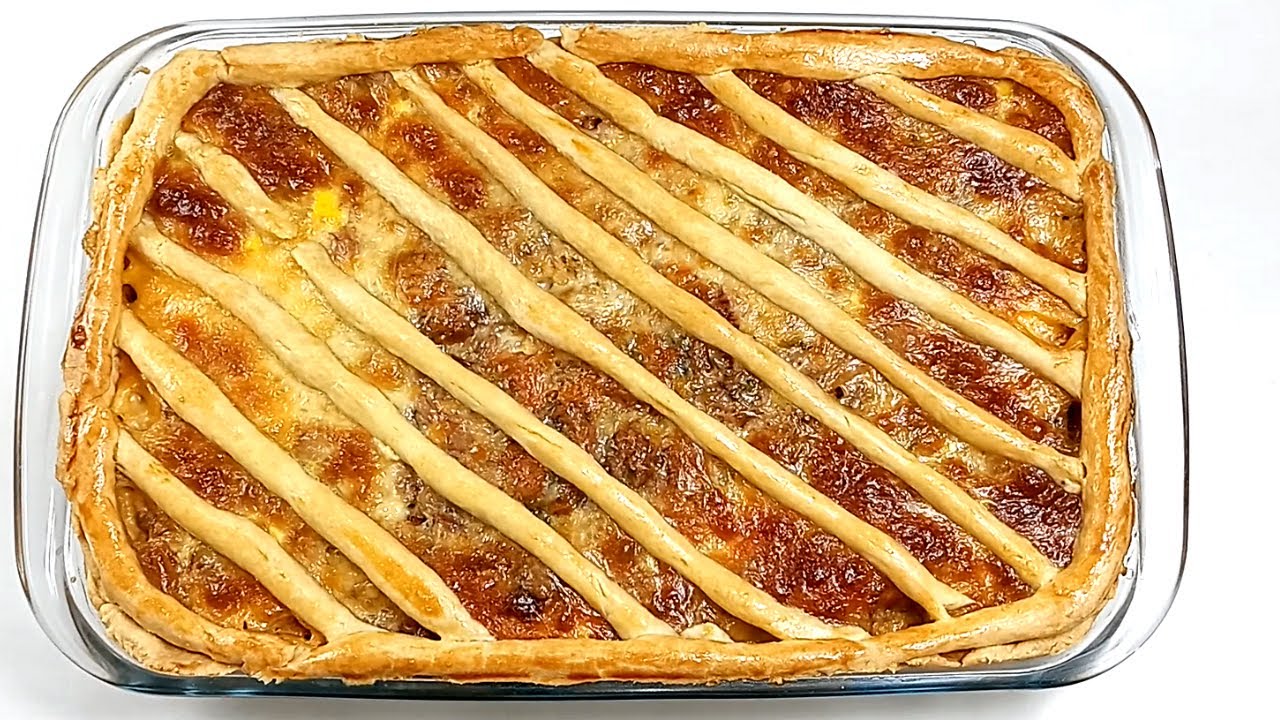 RECEITA DE TORTA DE CARNE SECA COM BANANA DA TERRA | MASSA DE EMPADÃO SUPER FÁCIL | Malhando Garfo