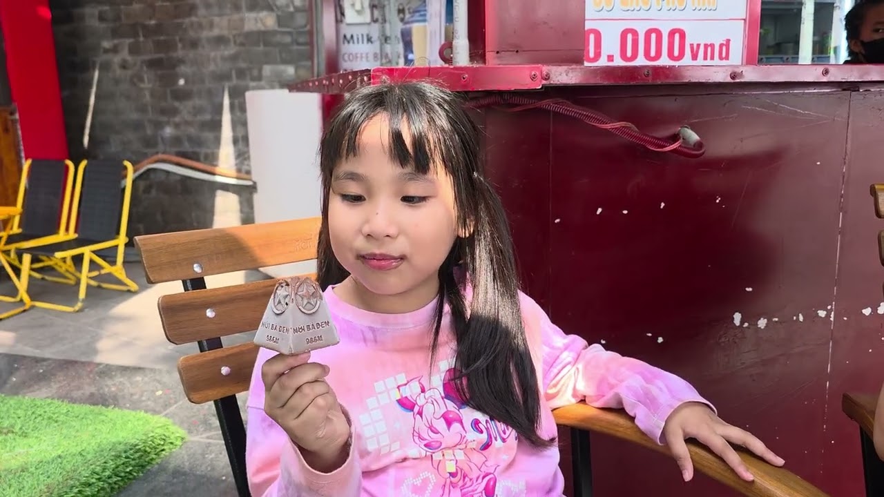 Cún, Tít ăn kem ở núi Bà Đen