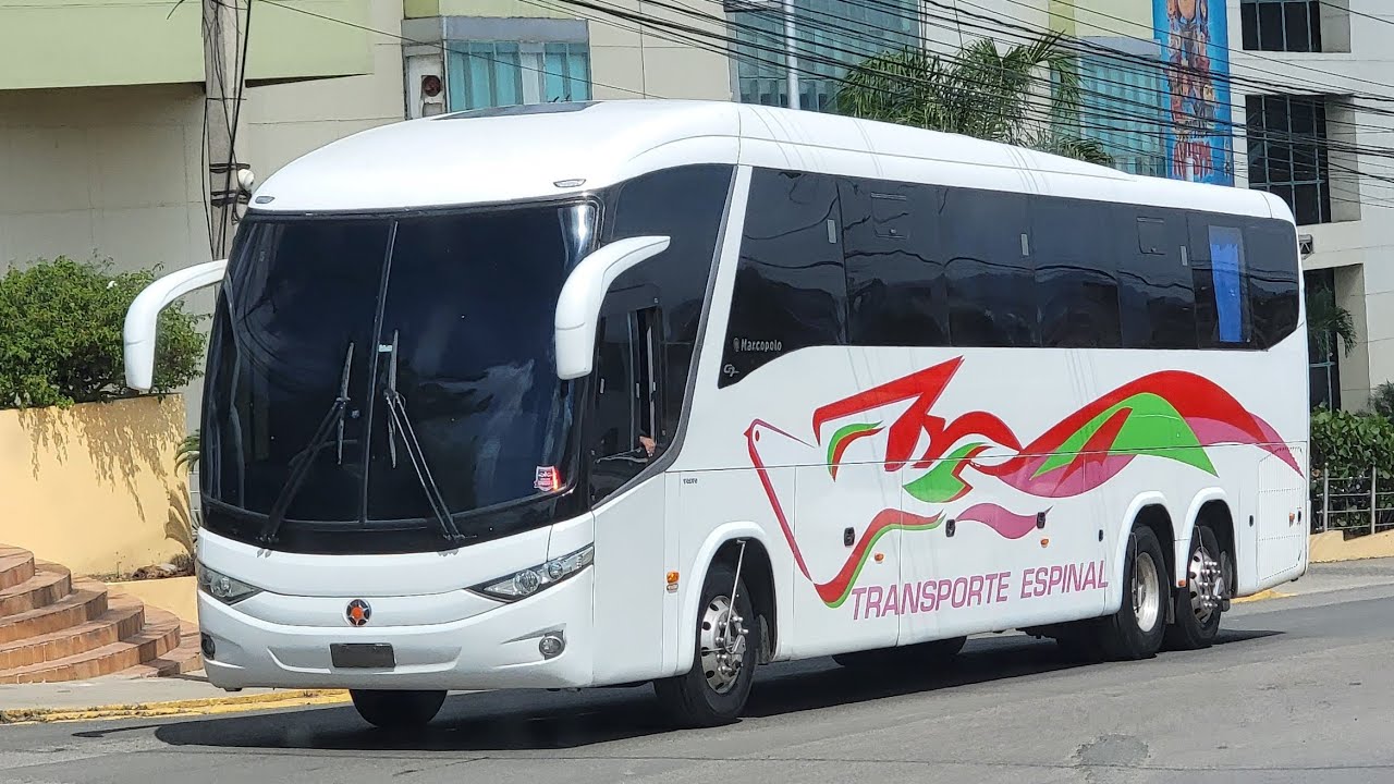 Viajando a Santo Domingo desde Santiago de los Caballeros en Transporte Espinal Platinum 