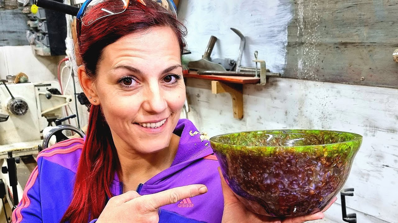 From Trash to Treasure: Upcycling Wood Shavings with Epoxy Resin