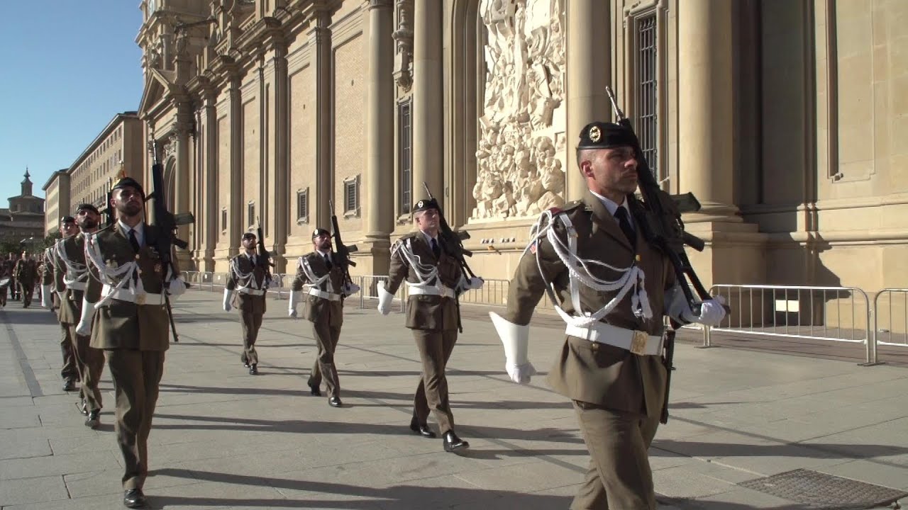 Homenaje a las Heroínas de los Sitios de Zaragoza  parada militar