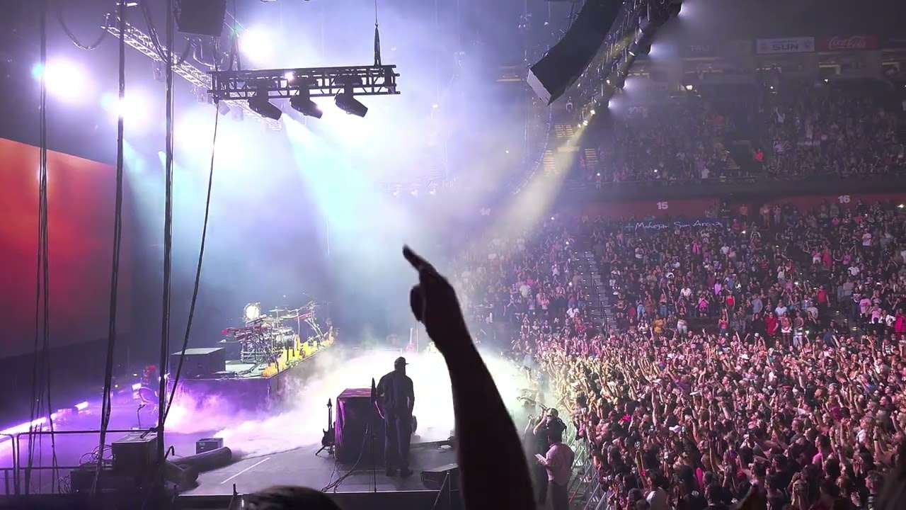 Machine Gun Kelly Mohegan Sun CT - LONG TIME COMING/PRESSURE 09/07/2023 4K60 HDR